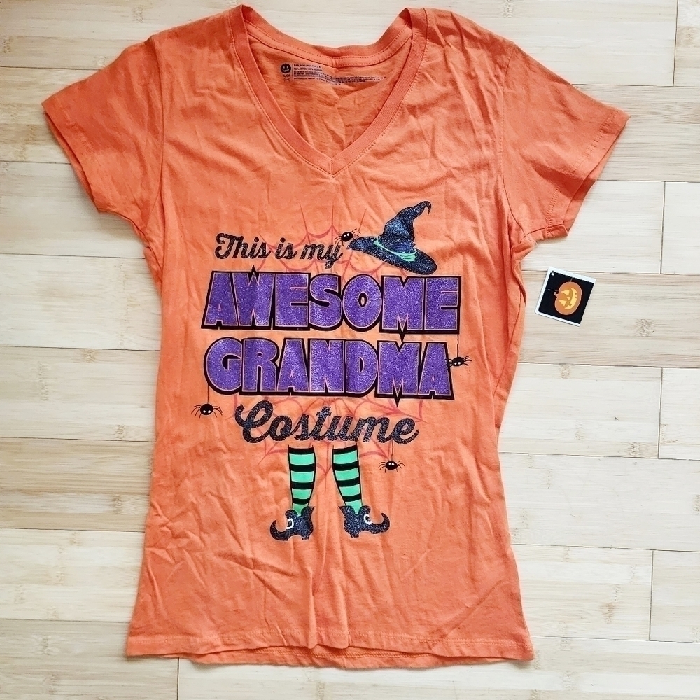 NWT "This is my Awesome Grandma Costume" Tee Graphic Halloween T-Shirt Women's S